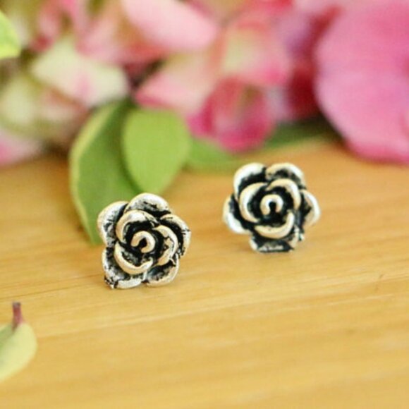 925 Sterling Silver Flower 7 mm Stud Earrings - Picture 2 of 7